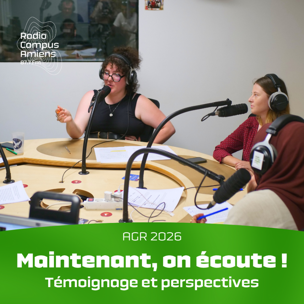 Photo de trois personnes au micro dans le studio. AGR 2026. Maintenant, on écoute ! Témoignage et perspectives.