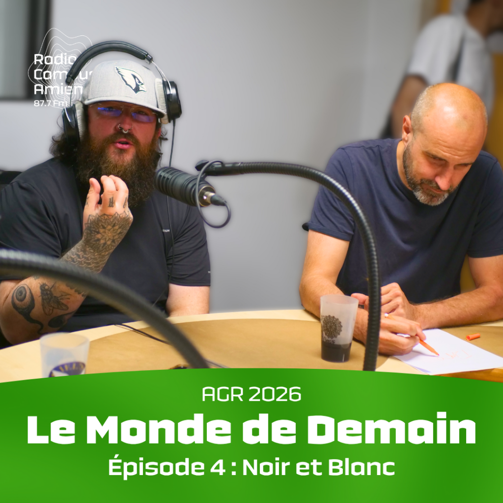 Photo de deux personnes aux micros dans le studio. AGR 2026. Le Monde de Demain. Épisode 4 : Noir et Blanc
